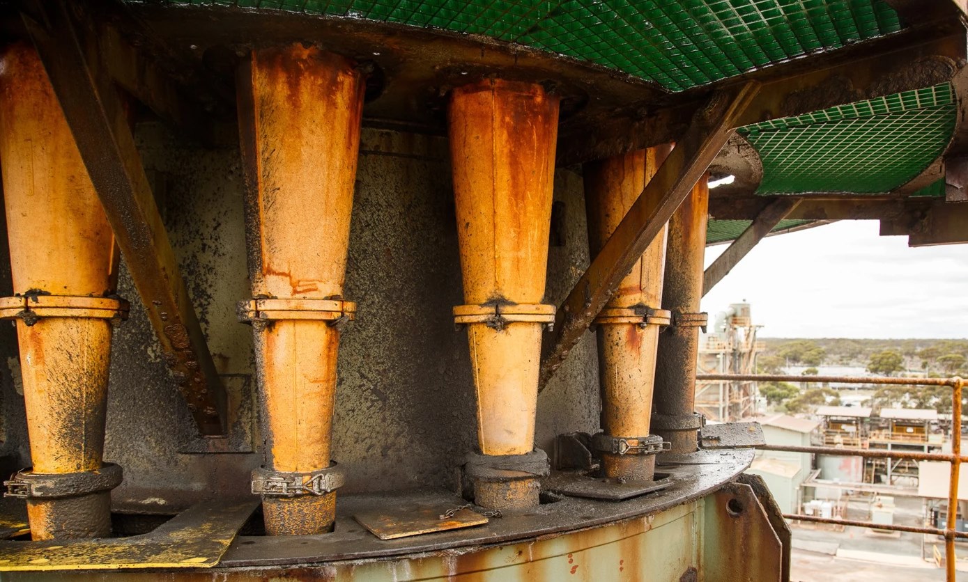 Cyclone Apex Liner Wear Estimation